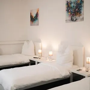 Ein, Zwei- Oder Mehrbettzimmer/ Monteurszimmer Leipzig