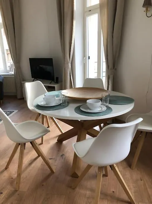 Gruenderzeitwohnung In Beliebter Suedvorstadt Leipzig 0*,  Germany