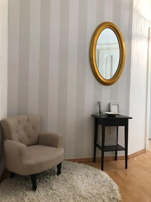 Apartment Gruenderzeitwohnung In Beliebter Suedvorstadt Leipzig Germany